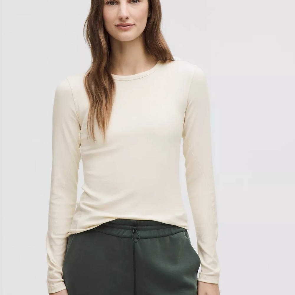 Lululemon ribbed and fitted long sleeve